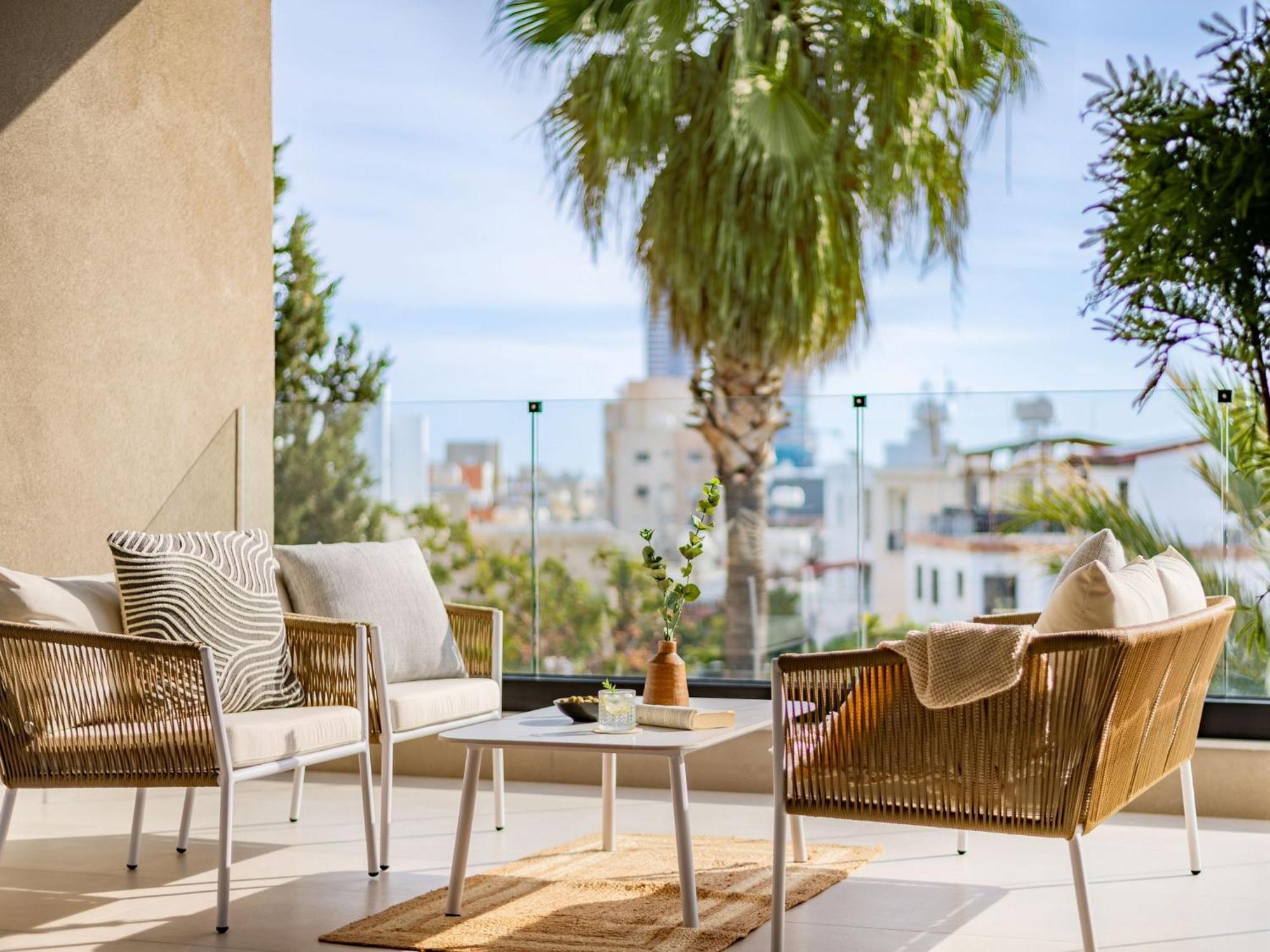 Sanders Breeze * Limassol